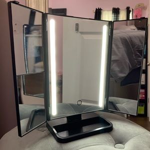 Portable led mirror